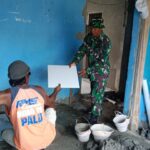 Babinsa Serma Sunawar: Berbagi Kepedulian Dalam Renovasi Rumah Warga Di Kel. Rijang Pitu