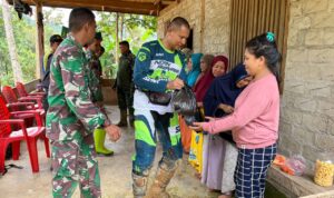 Sentuhan Kemanusiaan: Dandim 1420/Sidrap Sambangi Korban Longsor Dengan Bantuan Sembako
