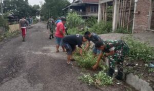 TNI Dan Warga Bersatu: Aksi Bersih Di Lorong Cempaka