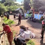 Gotong Royong TNI Dan Masyarakat Ciptakan Kebersamaan Di Desa Ciro-Ciroe