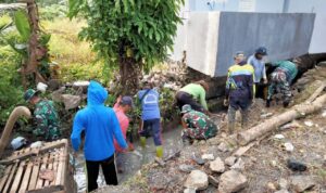 Karya Bakti TNI: Perbaikan Saluran Irigasi Pasca Banjir