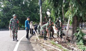 Langkah Proaktif Koramil 1420-06 Dan Masyarakat Bersihkan Lingkungan Di Kel. Rappang