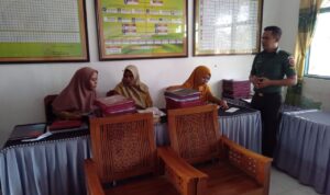 Babinsa Watang Pulu Lakukan Komsos Inspiratif Di SDN 4 Arawa