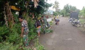 Bersama Basmi Penyakit: Gotong Royong Bersihkan Saluran Air