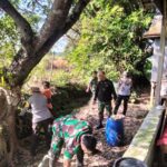 Gotong Royong Bersihkan Saluran Air, Sinergi TNI-Polri Dan Warga Desa Lainungan