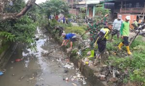 Solidaritas Tanpa Batas Di Dua Pitue: Bersama Melawan Banjir Dan Penyakit