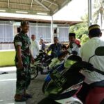 Babinsa Sertu Anwar Sambangi Warga Pajalele