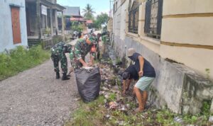 Gotong Royong Bersihkan Masjid Nurul Huda