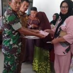BLT Tersalurkan, Babinsa Beraksi Di Desa Kanie