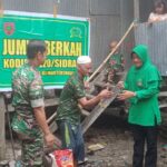 Berkah Jumat: TNI-AD Bagi Sembako Di Sidrap