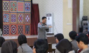 Kompol Andi Muh Syafei Bekali Lulusan Baru