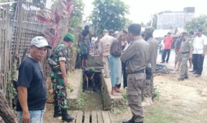 Kolaborasi Bersih Parit Di Kel. Baula
