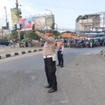 Jaga Kamseltibcarlantas Sore, Unit Lantas Polsek Babakan Ciparay Gelar Kegiatan Penjagaan dan Pengaturan Lalulintas