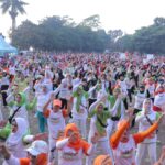 Ribuan Warga Antusias Ikuti Senam Aksi Segar Massal di Plaza Lapangan Upakarti Kabupaten Bandung
