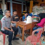 Pemdes Cipanjalu kembali salurkan bantuan Pangan Beras Tahap Ke III, Binmas Polsek Cileunyi Pastikan Tepat Sasaran Kepada yang berhak