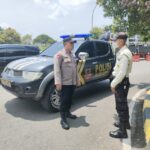 Polsek CIampel, Aipda Handri Juniawan Melaksanakan Patroli Dialogis Antisipasi C3 dan Kejahatan Lainnya Pada Wilayah Di Desa Parungmulya Kab. Karawang.