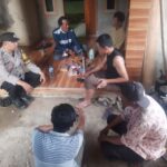 Kegiatan Bhabinkamtibmas Polsek Darangdan Polres Purwakarta Sambang warga masyarakat secara Door to door
