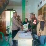 POLSEK CIMENYAN SALURKAN BANTUAN SEMBAKO KEPADA WARGA