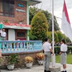 Pembina Upacara di SMK Cinta Rakyat, Kapolsek Siantar Marihat jadilah Generasi Penerus Bangsa