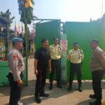 Polsek Cibatu Laksanakan Patroli Siang untuk Antisipasi Gangguan Keamanan dan Jalin Komunikasi dengan Warga