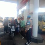 Polsek Cibatu Cek Situasi di SPBU Karyamekar, Antisipasi Antrian Panjang