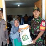 Sinergitas TNI-POLRI Monitoring Penyaluran Bantuan Pangan Cadangan Beras Pemerintah (CBP) Tahap Bulan Agustus Tahun 2024 Desa Tegalmanggung