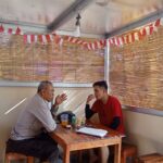 Bhabinkamtibmas Desa Langensari Polsek Solokanjeruk silaturahim dengan   warga    DESA LANGENSARI  menyampaikankn  Himbauan Kamtibmas