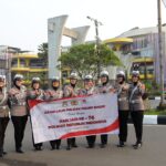 MENYAMBUT HUT POLWAN KE 76 TH TEPAT JATUH 1 SEPTEMBER 2024 MENDATANG POLWAN POLRES BOGOR JALANKAN RANGKAIAN GIAT PENGATURAN LALU LINTAS DAN BAGI – BAGI COKLAT KEPADA PENGENDARA YANG LEWAT DEPAN CCM