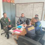 Bhabinkamtibmas Desa Narawita Polsek Cicalengka bersama Babinsa sambang warga ciptakan situasi kamtibmas aman kondusif