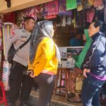 Bhabinkamtibmas Desa Tangsimekar sambang Warga Desa Binaan, Sampaikan pesan Kamtibmas