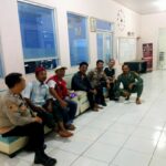 Jalin Silaturahmi, Polsek Rengasdengklok Laksanakan Ngawangkong Dengan Petugas Ronda