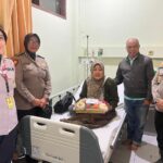 Sambut Hari Ulang Tahun, Polwan Polda Jabar  Kunjungi Purnawirawan dan Keluarga Anggota Polri Yang Sakit