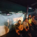 Bhabinkamtibmas Wilayah Hukum Polsek CSR (Cisarua) laksanakan kegiatan Sambang Cek Pos Siskamling dan dialogis beri edukasi Harkamtibmas Agar Tercipta Kondusiftas Wilayah Binaan Aman