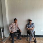 Bhabinkamtibmas Melaksanakan Giat Silahturahmi dan Himbauan kepada Warga desa Ciramahilir Maniis.