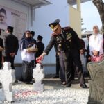 Kapolres Majalengka Bersama Forkopimda Ziarah ke Makam Pahlawan Nasional KH. Abdul Halim Iskandar dalam Rangka HUT RI ke-79