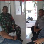 Potret Sinergitas TNI-Polri, Sambangi Kantor Desa Telukjambe