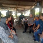 Sambangi Warga Sekitar, Kapolsek Telagasari Berbincang Bersama dalam Giat Jum’at Curhat