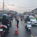 Anggota Lantas Polsek Cileunyi atur lalin pagi, Maksimalkan pelayanan kepada masyarakat