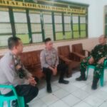 Personil Polsek Cilamaya Sambang Kantor Koramil Cilamaya