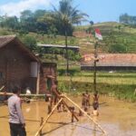 Bhabinkamtibmas Neglasari Laksanakan Pengamanan Giat Perlombaan HUT Kemerdekaan RI Ke-79