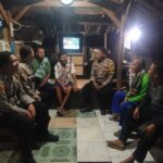 Patroli Polsek Kotabaru Sambangi Warga yang Sedang Jaga Ronda Malam