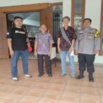 Polsek Telukjambe Timur Lakukan Pam Kebaktian Mingguan di Gereja Katholik Santo Marinus