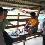 Bhabinkamtibmas Sapa Warganya dengan Humanis, ketika Sambangi Dusun Nyangkokot