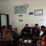 Tingkatkan Keamanan Dan Kenyamanan Bersama,Bhabinkamtibmas Dan Babinsa Sambang Dialogis dengan warga