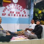 Ronda Malam Bersama Warga: Bhabinkamtibmas Polsek Bungursari Polres Purwakarta Turut Serta dalam Patroli