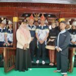 Dipimpin Komandan Kontingen, Atlet Jabar Ziarah ke Makam Cut Nyak Dien