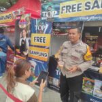 Bhabinkamtibmas Kel. Rancaekek Kencana cek kegiatan warga kemudian sampaikan pesan kamtibmas