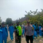 Sinergitas TNI-Polri Kawal Kegiatan Pensi di SMK PGRI 2 Karawang, dalam Rangka HUT RI ke-79