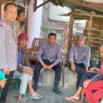 Sambangi Warga, Bhabinkamtibmas Desa Dukuh Sampaikan Pesan Kamtibmas