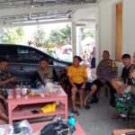 Ciptakan Sitkamtibmas Kondusif Jelang Pilkada Bhabinkamtibmas bersama Babinsa Sambangi Warganya